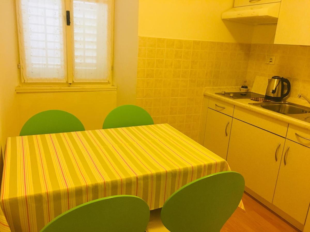 Apartment Filipas Cres Luaran gambar