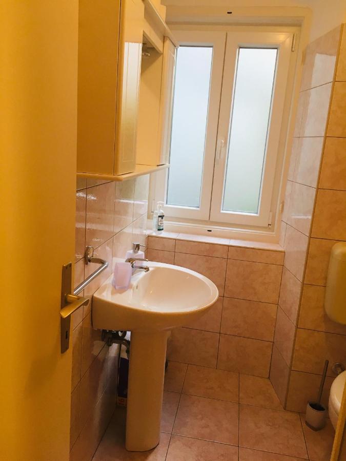Apartment Filipas Cres Luaran gambar