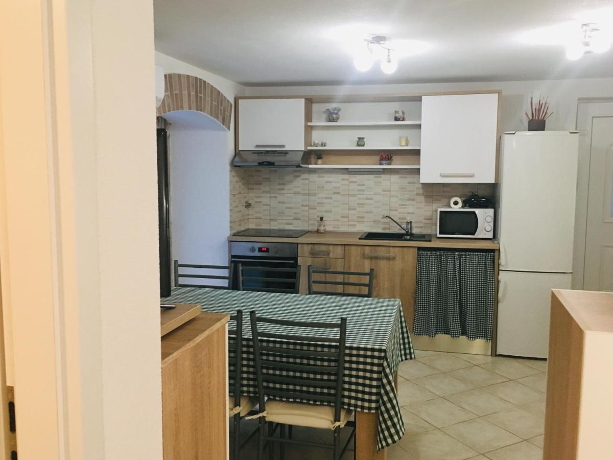 Apartment Filipas Cres Luaran gambar