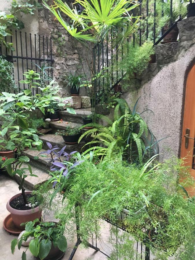 Apartment Filipas Cres Luaran gambar