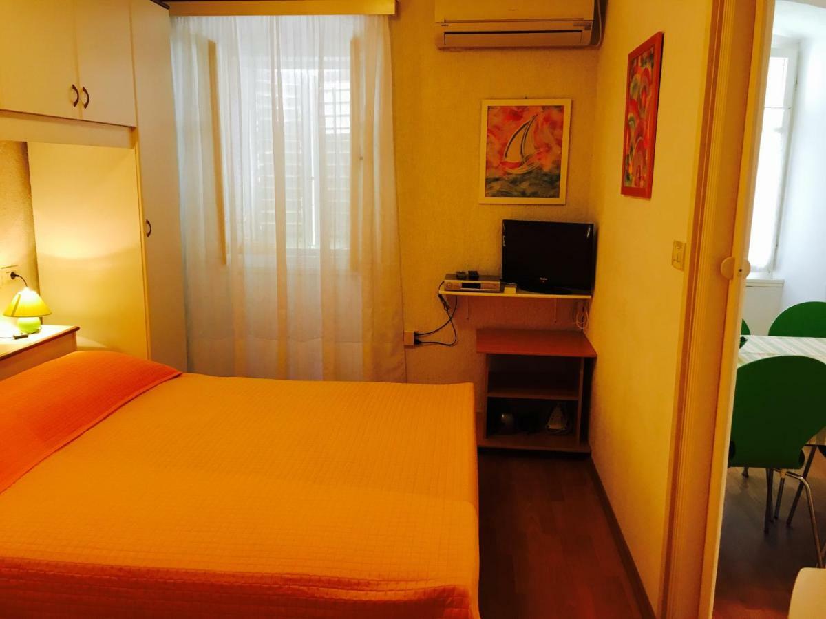 Apartment Filipas Cres Luaran gambar